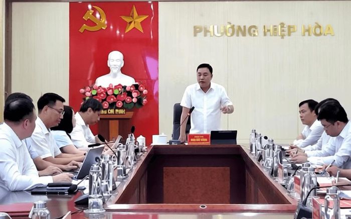 Phó Bí thư Thường trực Thành ủy Quảng Ninh Đinh Hữu Thành phát biểu chỉ đạo tại cuộc làm việc. Ảnh: Bùi Niên (Q.M.G)