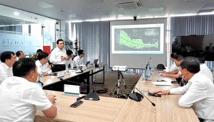 Quang cảnh buổi làm việc. Ảnh: Bùi Niên (Q.M.G)