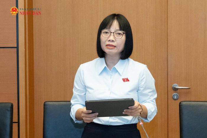 ĐBQH Nguyễn Thị Việt Nga (TP. Hải Phòng) phát biểu tại Tổ 3. Ảnh: Lâm Hiển