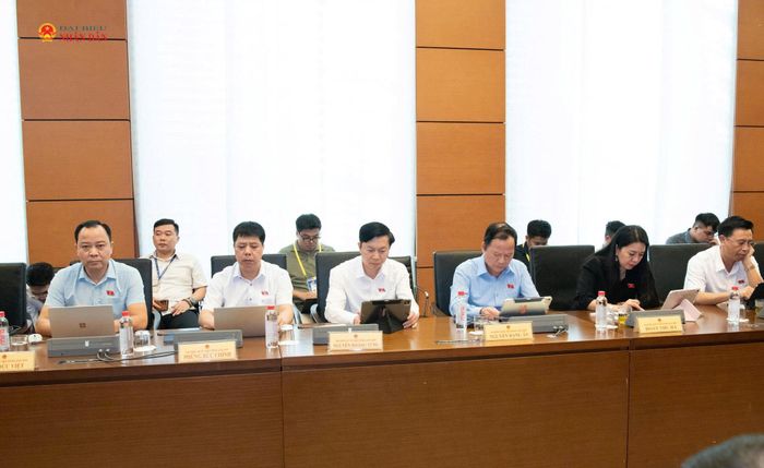 Đoàn ĐBQH tỉnh Lạng Sơn tham gia phiên thảo luận tổ