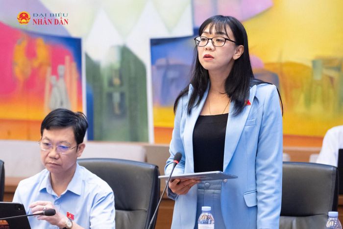 ĐBQH Trịnh Thị Tú Anh (Lâm Đồng) phát biểu. Ảnh: Phạm Thắng