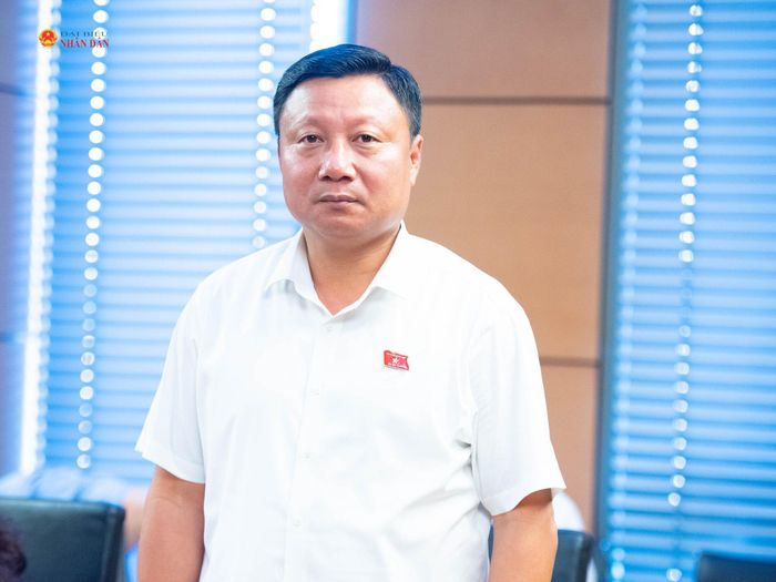 ĐBQH Lê Trọng Hoà (TP. Quảng Ninh) phát biểu. Ảnh Xuân Quý