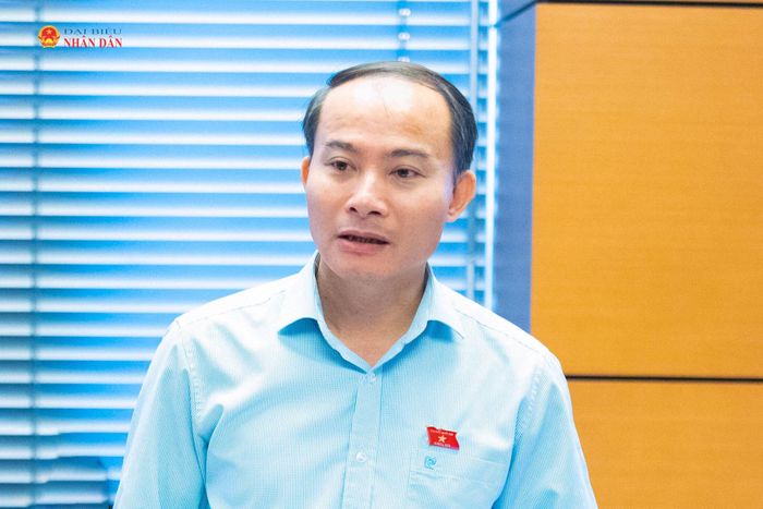 ĐBQH Vũ Ngọc Lâm (TP. Quảng Ninh) phát biểu. Ảnh: Xuân Quý