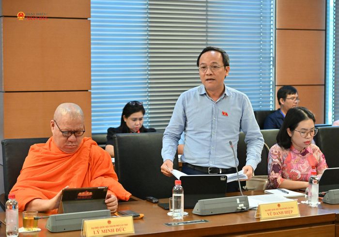 ĐBQH Vũ Danh Hiệp (TP. Cần Thơ) phát biểu. Ảnh: Quang Khánh