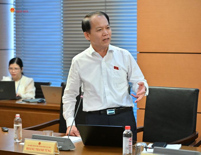 Bộ trưởng Bộ Tư pháp Hoàng Thanh Tùng phát biểu. Ảnh: Quang Khánh
