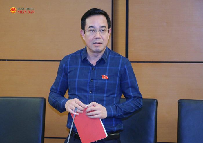 ĐBQH Nguyễn Văn Huy (Hưng Yên) phát biểu. Ảnh: Đắc Trường