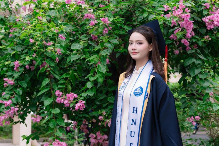 Với em, thành tích học tập là nền tảng quan trọng, nhưng năng lực đứng lớp còn phải được bồi đắp qua thực hành, sự kiên nhẫn và quá trình học hỏi không ngừng. Ảnh: NVCC