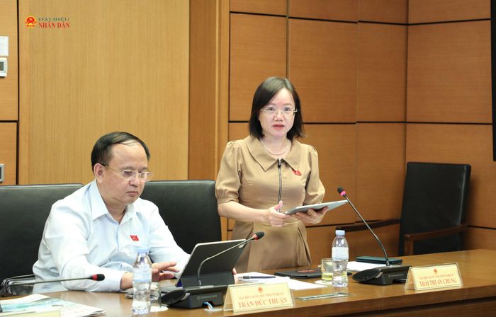 ĐBQH Thái Thị An Chung (Nghệ An) phát biểu.