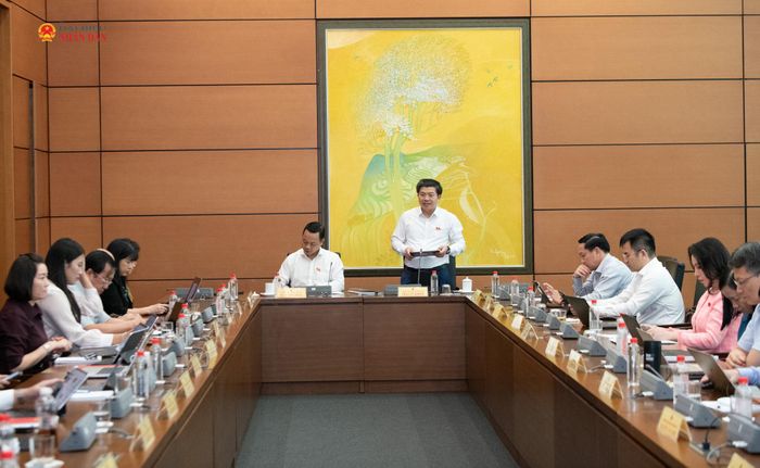 Toàn cảnh phiên thảo luận Tổ.