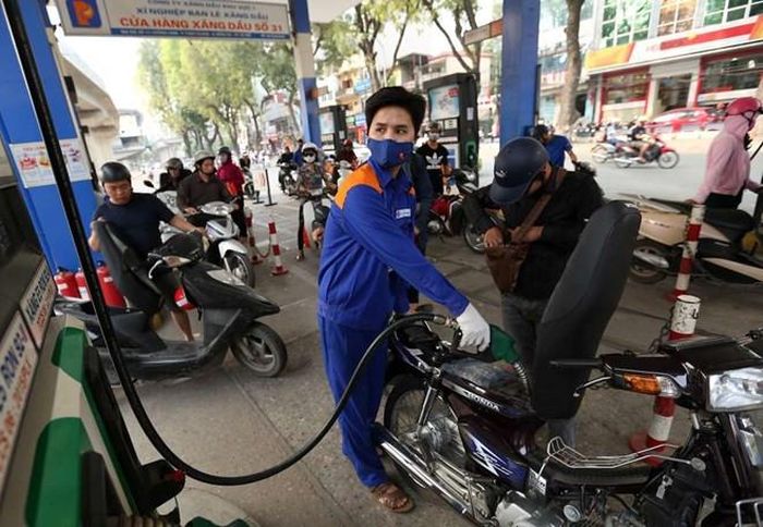 Giá xăng trong nước giảm phiên thứ hai liên tiếp. Ảnh minh họa