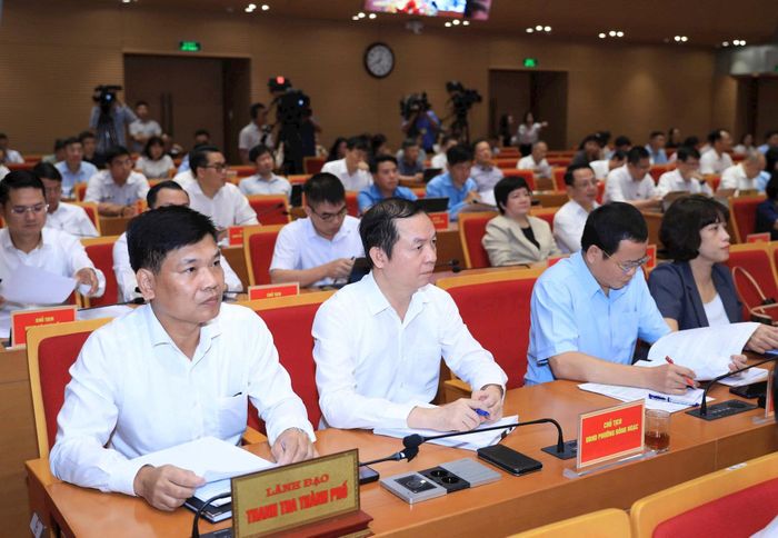 Đại diện các sở, ngành và đại biểu thành phố tham dự phiên chất vấn. Ảnh: Lê Hải
