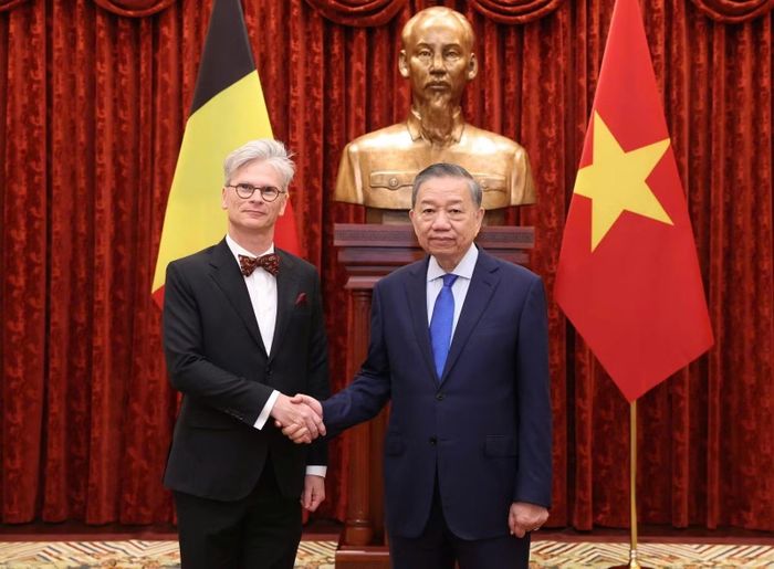 Tổng Bí thư, Chủ tịch nước Tô Lâm tiếp Đại sứ Bỉ Pieter Leenknegt tại lễ trình Quốc thư của ngài Đại sứ, tháng 10/2026. Ảnh: Đại sứ quán Bỉ tại Việt Nam.