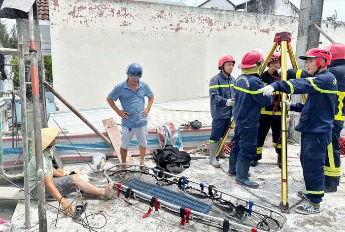 Phòng Cảnh sát PCCC&CNCH Công an TP Cần Thơ kịp thời cứu người bị thương tại công trình xây dựng.