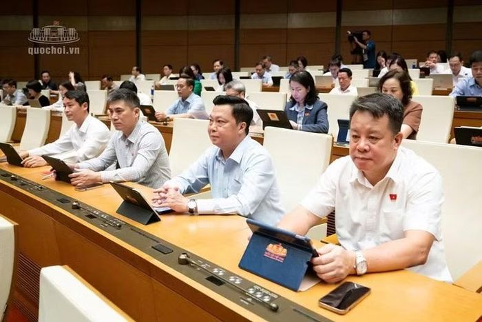 Đại biểu tham dự kỳ họp.
