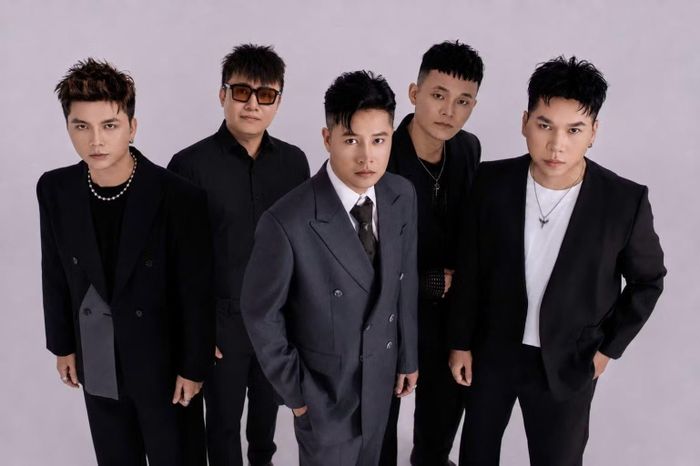 Màu Nước Band - một trong những live-band hàng đầu Việt Nam.
