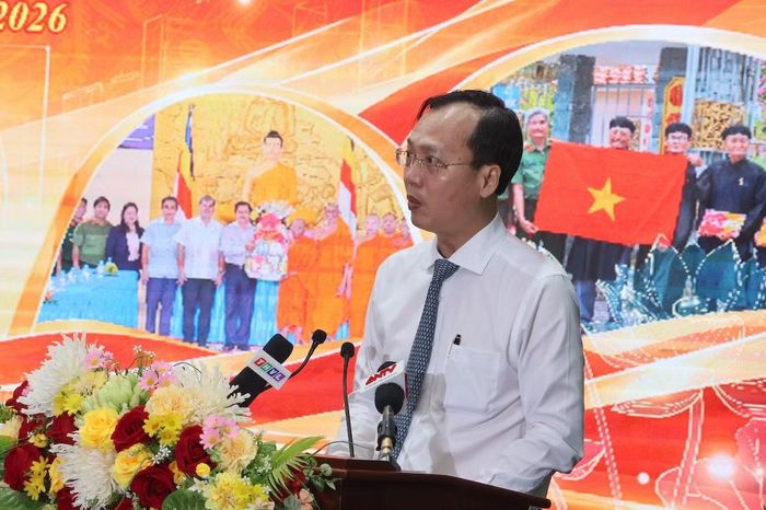 Đồng chí Trần Trí Quang, Chủ tịch UBND tỉnh Vĩnh Long phát biểu chào mừng hội nghị.