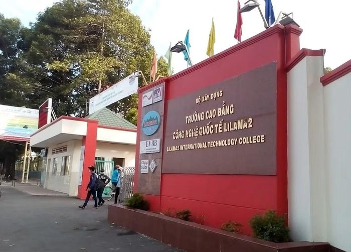 Học sinh, sinh viên cảnh giác khi bắt xe khách dọc đường.