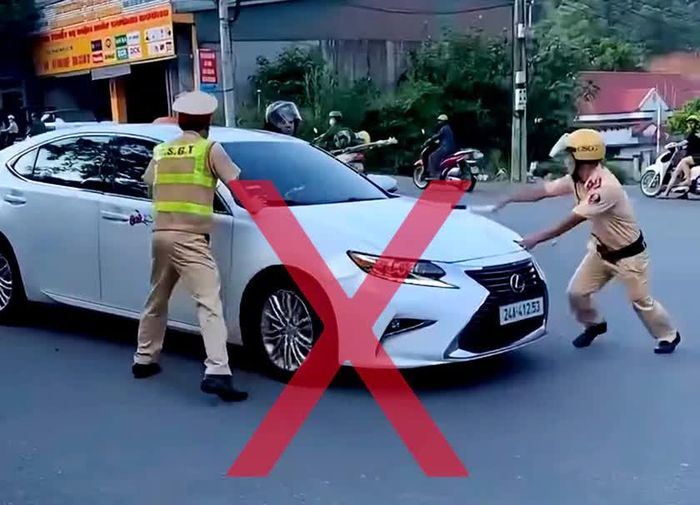 Nữ tài xế điều khiển xe Lexus tiến lên, lùi lại rồi tăng ga bỏ chạy. Ảnh cắt từ clip
