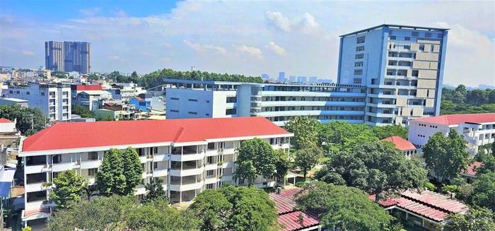 Tòa nhà Tri thức Trường Đại học Ngân hàng Thành phố Hồ Chí Minh