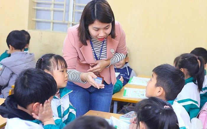 Công việc của giáo viên ở trường học được tổ chức thế nào cho hợp lý? Ảnh minh hoạ: VNN