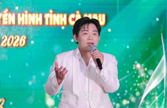  Thí sinh tự tin thể hiện phần dự thi trước Hội đồng Giám khảo.