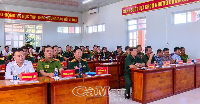 Đại biểu tham dự Khai mạc Diễn tập chiến đấu phòng thủ phường Hiệp Thành năm 2026.