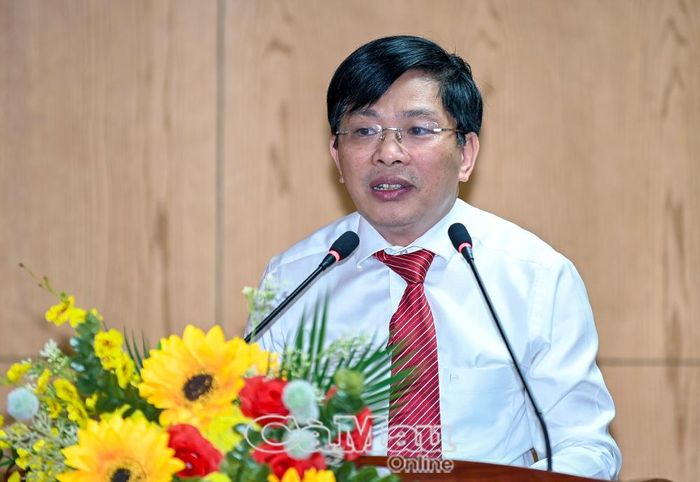  Đồng chí Đặng Văn Dũng, Uỷ viên Ban Chấp hành Trung ương Đảng, Phó Bí thư Thường trực Tỉnh uỷ, phát biểu giao nhiệm vụ tại hội nghị.