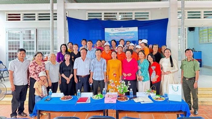 Công an xã Phú Hòa Đông tuyên truyền kỹ năng an toàn trên không gian mạng