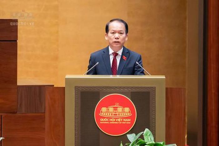 Bộ trưởng Bộ Tư pháp Hoàng Thanh Tùng trình bày Tờ trình