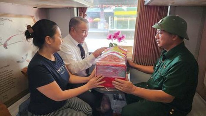 Liệt sĩ Lê Thế Khánh "được đưa về an nghỉ trong vòng tay yêu thương gia đình và nghĩa tình của thành phố.