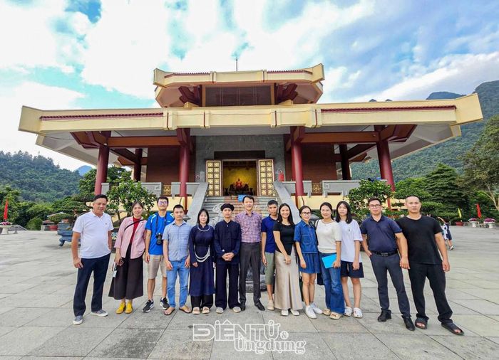 Đền thờ Chủ tịch Hồ Chí Minh được xây dựng với sự hỗ trợ của Thành phố Hồ Chí Minh, Thủ đô Hà Nội và tỉnh Nghệ An. Đền thờ được khánh thành và đón khách vào tháng 5/2011, nhân dịp kỷ niệm 121 năm Ngày sinh của Người