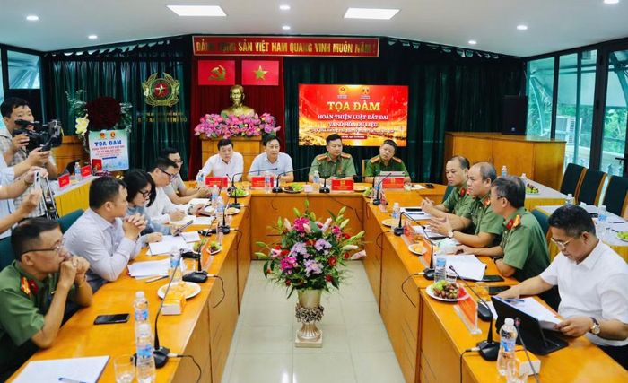 Toàn cảnh buổi Toạ đàm. Ảnh: Phú Khánh.
