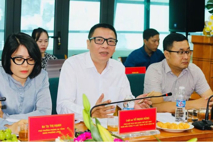 Luật sư Vũ Mạnh Hùng, Phó Chủ tịch Hội Sáng chế Việt Nam Giám đốc Công ty Luật TNHH Vũ và cộng sự phát biểu tọa đàm. Ảnh: Phú Khánh.