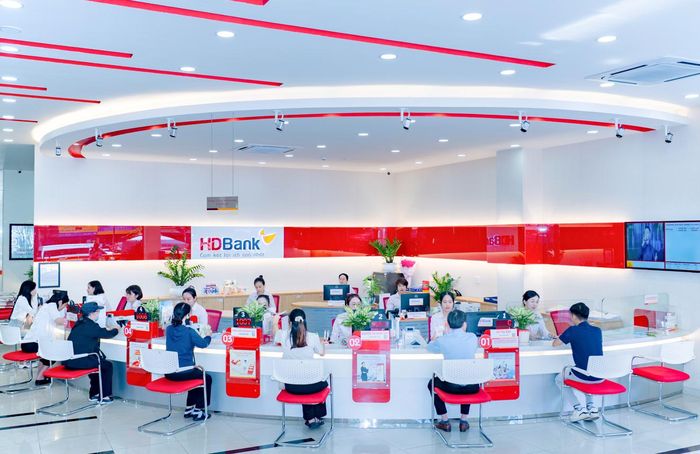 viết nội dung đầu bài Ông Đào Anh Minh, người có liên quan đến ông Đào Duy Tường, Trưởng Ban kiểm soát HDBank, đã bán toàn bộ 922.823 cổ phiếu HDB đang nắm giữ.