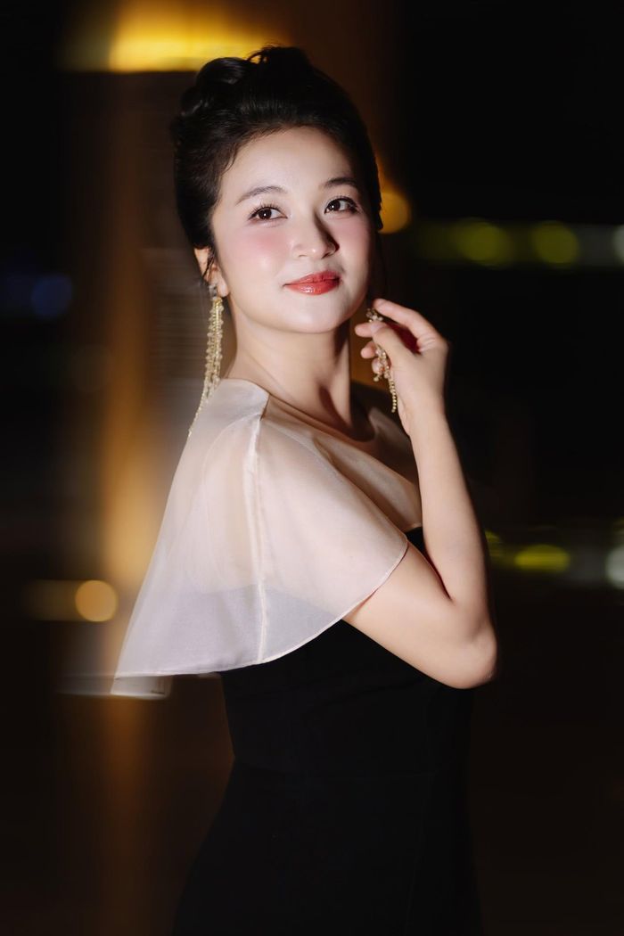 Hành trình của Đỗ Tố Hoa cho thấy sự nghiệp nghệ thuật của cô luôn được xây dựng song hành với quá trình đào tạo chuyên môn và công tác quân ngũ, tạo nên một hình mẫu nghệ sĩ mang màu sắc hoàn toàn khác biệt.