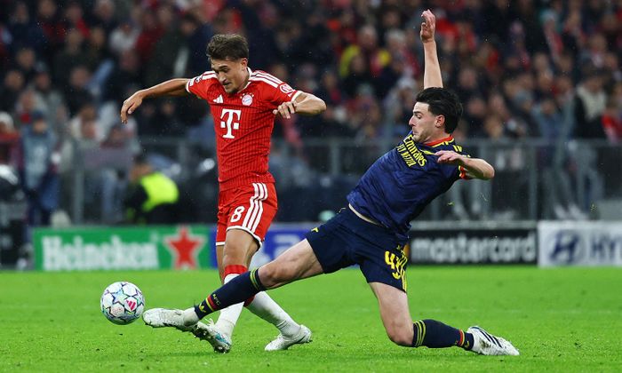 Bayern Munich và Arsenal tạo ra thế trận cân bằng. (Ảnh: Reuters)