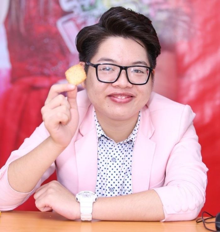 Thời điểm này, Đức Phúc có thân hình tròn trịa, mũm mĩm. Ngoại hình bị chê bai từng là điều khiến anh tự ti mỗi khi xuất hiện trước công chúng.
