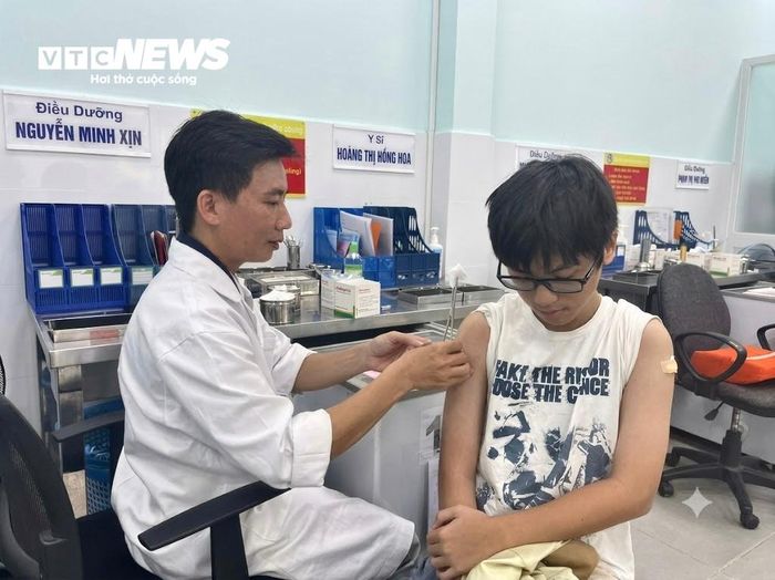 Trẻ tiêm vaccine tại Viện Pasteur TP.HCM. (Ảnh minh họa)
