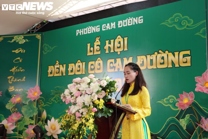 Bà Nguyễn Thu Hoài, Phó Chủ tịch UBND phường Cam Đường, phát biểu tại lễ khai mạc.