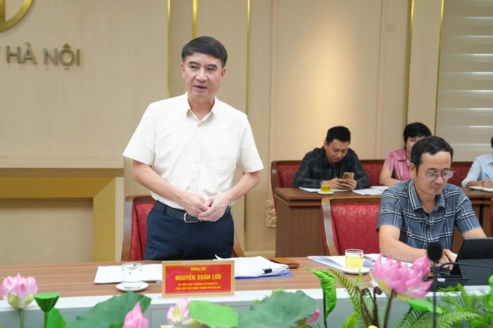 Phó Chủ tịch UBND thành phố Hà Nội Nguyễn Xuân Lưu phát biểu tại buổi làm việc. Ảnh: Phạm Hùng