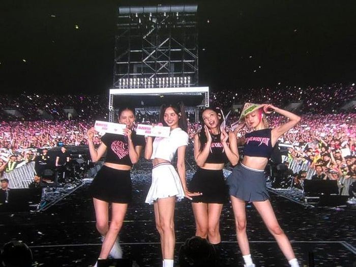 Tour diễn của nhóm nhạc BLACKPINK vào năm 2023 cũng mang đến nhiều giá trị về kinh tế dịch vụ tại Hà Nội. Ảnh: M.H