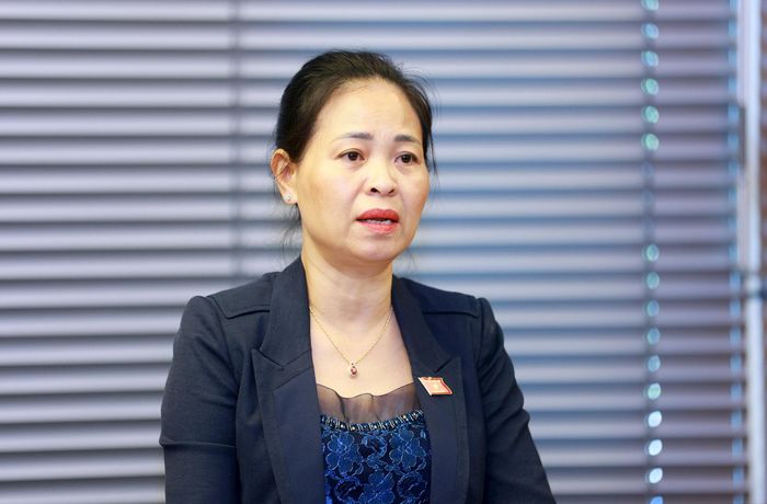 Đại biểu Nguyễn Thị Thu Dung (Đoàn Hà Nội) phát biểu thảo luận. Ảnh: Văn Tuyến