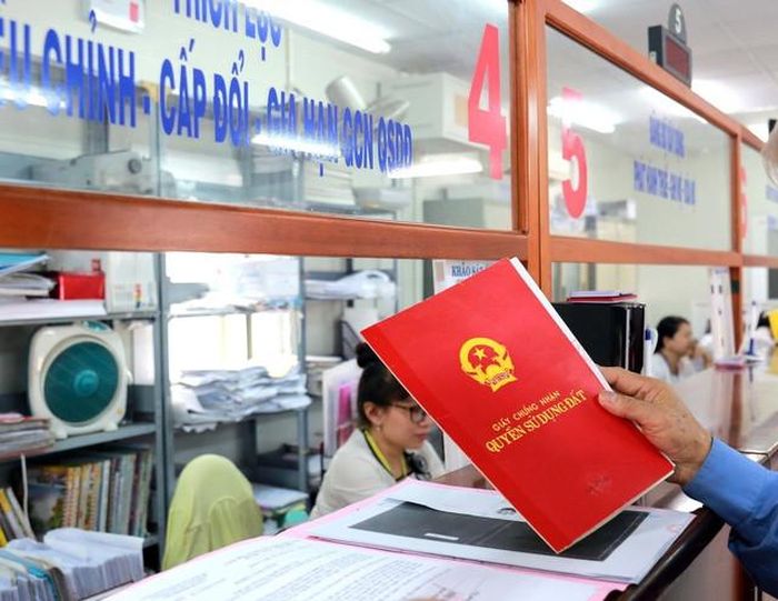 Năm 2025, Văn phòng Đăng ký đất đai Hà Nội tiếp nhận 712.382 hồ sơ thuộc các nhóm thủ tục khác nhau. Ảnh: PV