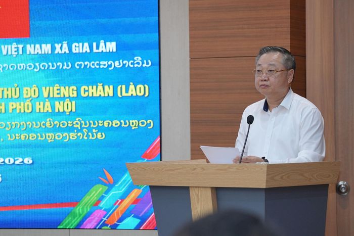 Bí thư Đảng ủy xã Gia Lâm Lê Ngọc Anh phát biểu chào mừng. Ảnh: Phạm Diệp