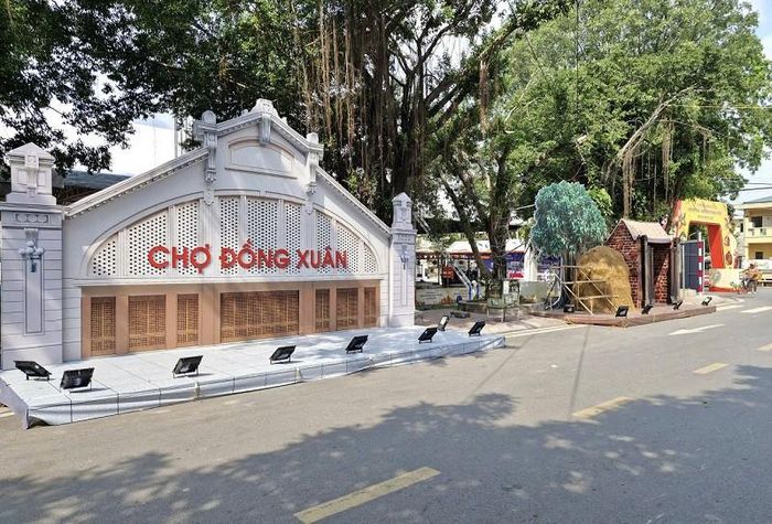 "Công tác phối hợp tổ chức Lễ hội vinh danh làng nghề và Tuần lễ quảng bá nông sản - đặc sản vùng miền Hà Nội năm 2026 giữa địa phương và Sở Nông nghiệp và Môi trường Hà Nội được thực hiện đồng bộ, thống nhất. Hiện nay, các khâu chuẩn bị đã cơ bản hoàn thành, đảm bảo tiến độ, hứa hẹn lễ hội sẽ mang lại những giá trị thiết thực, hiệu quả trong việc gìn giữ, bảo tồn vinh danh làng nghề truyền thống và quảng bá, nâng tầm nông sản- đặc sản vùng miền Hà Nội, tạo không gian trải nghiệm, sinh hoạt văn hoá, du lịch ý nghĩa với người dân, du khách thập phương", Phó Chủ tịch Thường trực UBND xã Phú Xuyên Nguyễn Thành Chung cho biết.