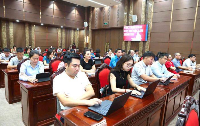 Các đại biểu tham dự hội nghị tại điểm cầu Thành ủy Hà Nội. Ảnh: Thanh Hải
