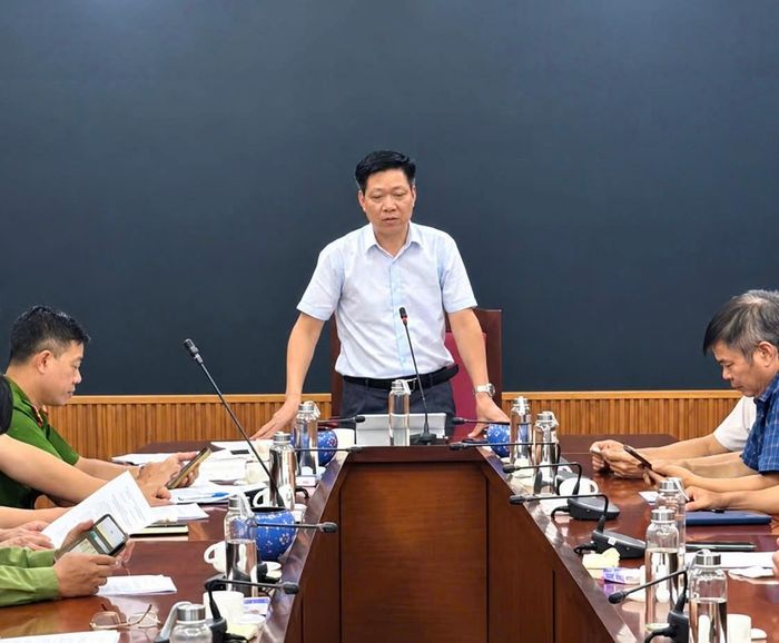 Phó Chủ tịch UBND xã Quang Minh Phạm Anh Tuấn phát biểu tại hội nghị. Ảnh: PV