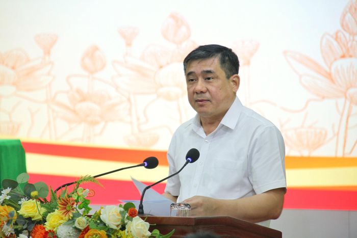 Trưởng Ban Xây dựng Đảng Nguyễn Trọng Hải báo cáo tại hội nghị. Ảnh: Thành Luân