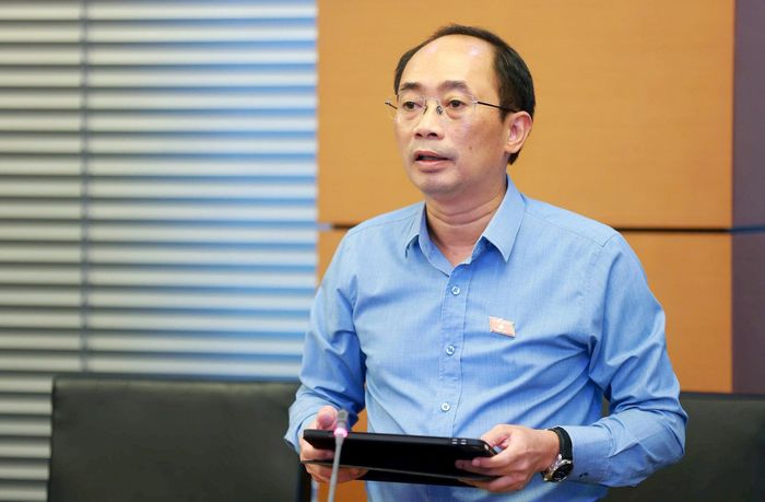 Đại biểu Lê Nhật Thành tham gia thảo luận. Ảnh: Văn Tuyến