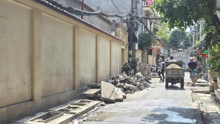 Khu vực thi công tại ngõ 1 Quan Nhân, phường Thanh Xuân. Ảnh: HL